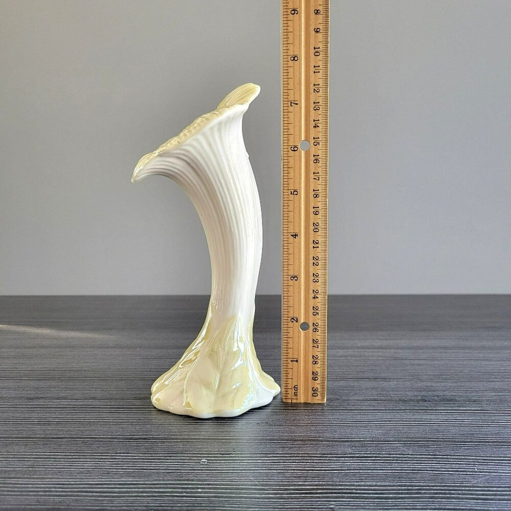 Vintage Belleek Sunflower Bud Vase, Embossed Leaves, Yellow Luster, Ireland - Picture 9 of 10